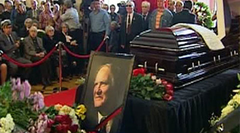 Церемонию прощания с Сергеем Капицей посетили сотни москвичей