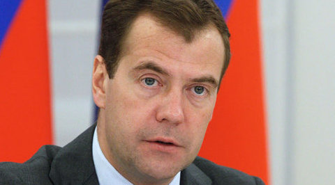 Медведев: у россиян должен появиться электронный паспорт