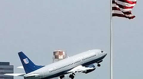 Около 2 тыс. авиарейсов отменены в США из-за торнадо