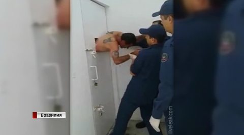 Грабитель не смог сбежать из бразильской тюрьмы из-за обеда