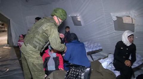 За сутки из Алеппо вывели более 13 тысяч жителей