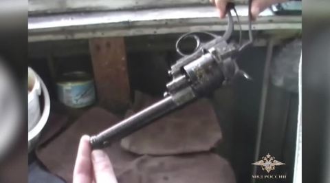 У жителя Кузбасса на дому нашли арсенал времен Гражданской войны