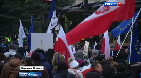Протестующие в Варшаве заблокировали праламент
