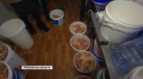 Коммерсанты с большой дороги: москвичей травят шаурмой и пирожками