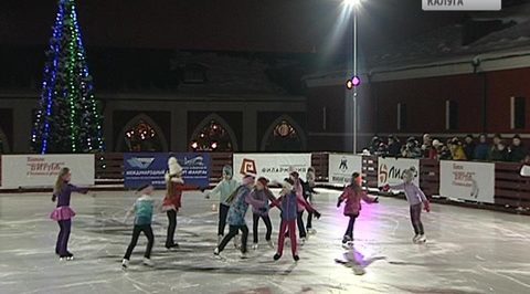 Ледовый каток впервые открылся в Гостином дворе