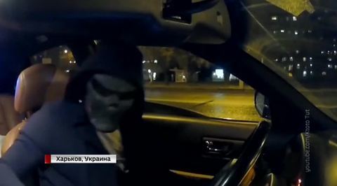 Водитель в маске устроил в Харькове погоню за полицейскими. Видео