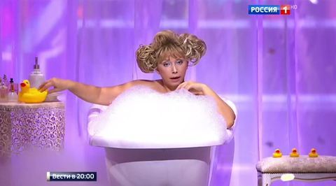 Вместо высылки - поздравление. Белый дом в тупике
