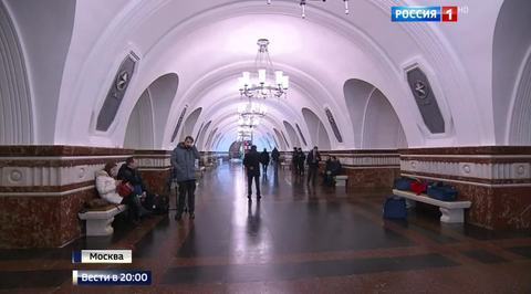 Вместо высылки - поздравление. Белый дом в тупике