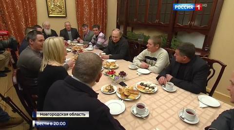 Встреча с рыбаками: Путин развеял слухи об ухе с апельсинами