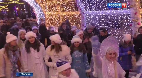 В Москве состоялся парад снегурочек