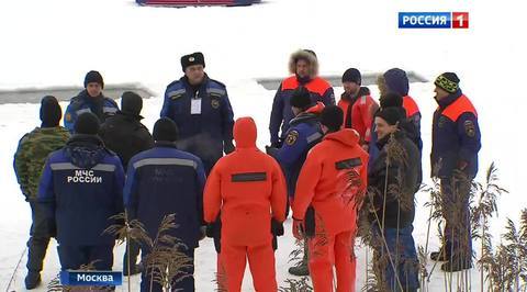 Спасатели готовятся к крещенским купаниям: проверяют лед и оборудование купелей