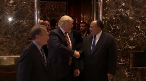 Трамп ответил на обвинения в расизме встречей с потомком Мартина Лютера Кинга