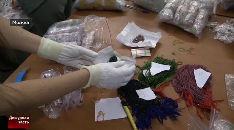 В Шереметьеве конфисковали нелегальные драгоценности