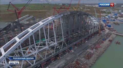 Строительные работы на мосту в Керчи не помешают судоходству