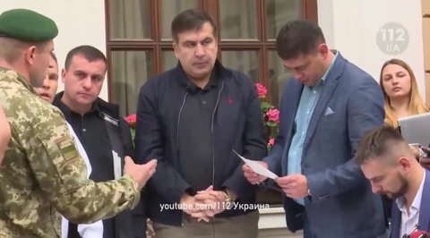 Саакашвили: паспорт находится в кабинете у Порошенко