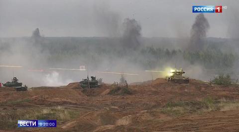 Putin Observes Zapad-2017 Main Battle Accompanied by Hundreds of Foreign Diplomats and Journalists