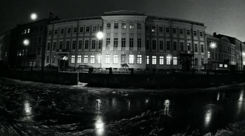 Пушкина нет дома