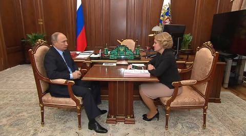 Владимир Путин обсудил с Ольгой Голодец меры поддержки семей с приемными детьми