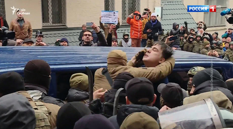 What a Day! Saakashvili Threatens to Jump, Gets Arrested Instead, Freed Hours Later