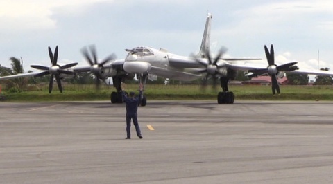 Russian TU-95 Bombers Take Off From Indonesia and Make a Scenic Cruise Across American Ocean