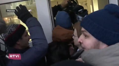 На суде над Улюкаевым журналистов ВГТРК били по почкам
