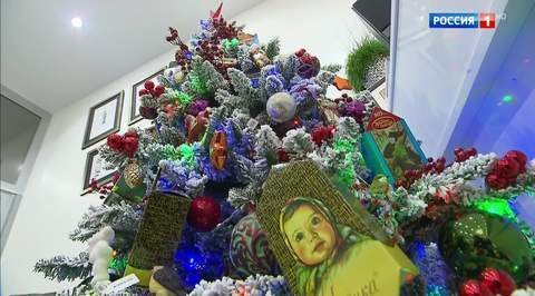Lost in Nostalgia: "Soviet New Years Tree" Number 1 Buy at Moscow’s Grand Holiday Bazarre