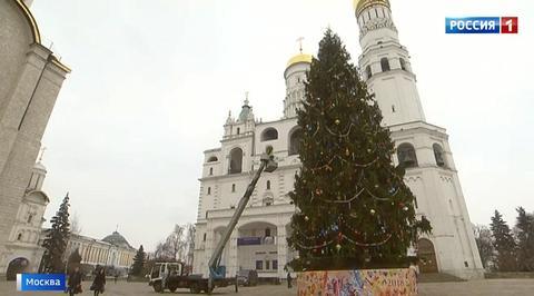 Russia First! New Year’s Decorations in Moscow Take on Proud Folkish Theme