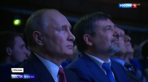 Children Overrun the Kremlin! Putin Invites Children’s Choirs to Share New Year’s Spirit