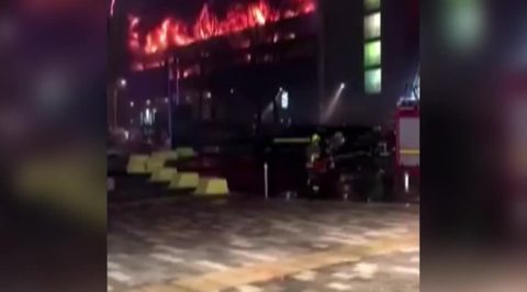 В Ливерпуле на парковке сгорели 1400 автомобилей