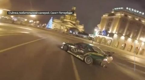 Любителю опасного дрифта из Петербурга выписали штраф