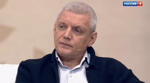 На Александра Галибина упала штанга