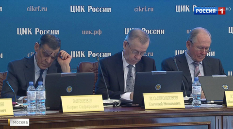 На ВДНХ, заводах и даже в зале суда: кандидаты продолжают предвыборную кампанию