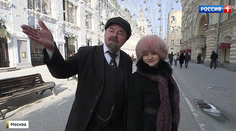 The lookalikes of Stalin and Lenin Face Steep Tax For Their Extortion and Intimidation of Tourists