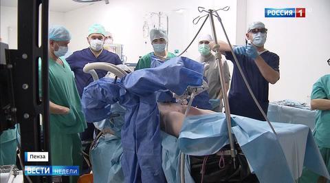 Robot Surgeons! New Medical Breaththrough From Russian Doctors Operating on Pig Patient