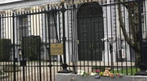 В посольствах РФ открывают книги соболезнований в связи с трагедией в Кемерове