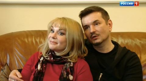 Вдова Евстигнеева показала молодого возлюбленного