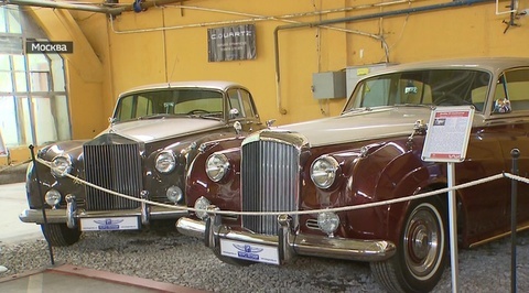 Russian Antique Cars on the Market: Russian Government Makes it Easier to Buy These Beauties