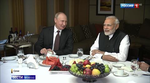 Sochi: Old Friends Putin and Modi Meet on Yacht to Hammer Out "Greater Eurasia" Project