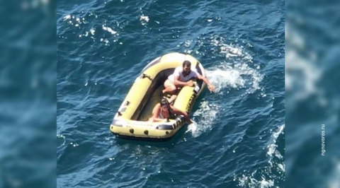 Дрейфовавшую в Черном море на лодке пару спас Христос