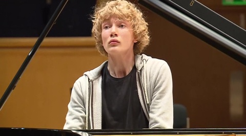 Выпускник проекта "Синяя птица" Иван Бессонов победил на конкурсе Eurovision Young Musicians