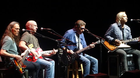 Рок-группа Eagles анонсировала прощальные гастроли