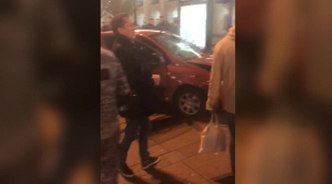В Санкт-Петербурге автомобиль вылетел на остановку