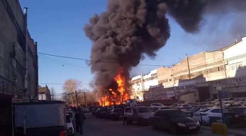 На заводе в Рязани загорелся цех по производству жидкости для розжига