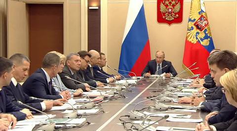 Козак доложил Путину о сдерживании цен на нефтепродукты