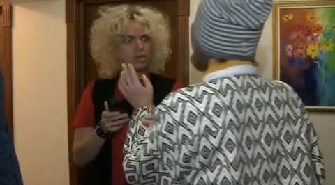Гоген вышвырнул супругу из дома