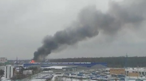 Пожар на строительном рынке в подмосковной Балашихе удалось локализовать