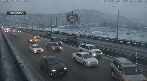 В Красноярске автохулиганы заблокировали мост ради красивого фото