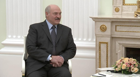 Не надоели друг другу: Путин предложил Лукашенко сверить часы наедине