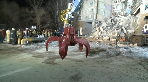 Завалы в Магнитогорске будут разбирать круглосуточно