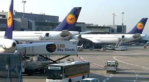 Lufthansa отменяет около 1200 запланированных на пятницу рейсов